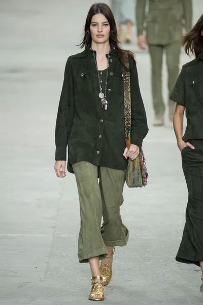Look 27